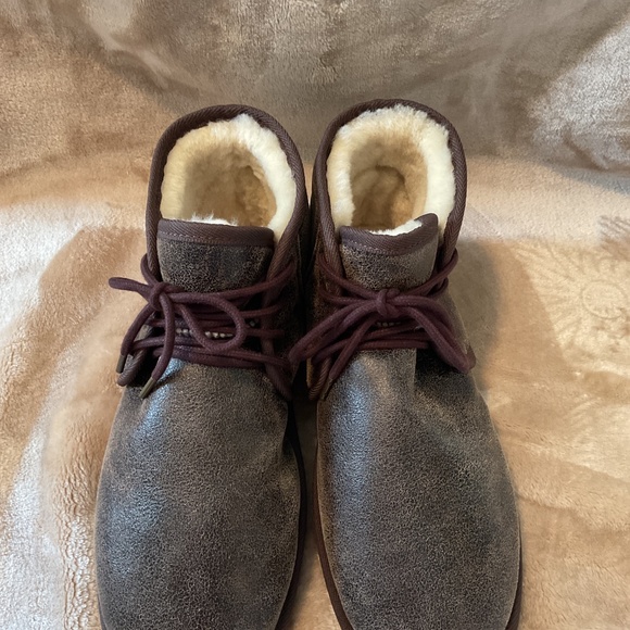 Men’s Ugg boot - Picture 2 of 3